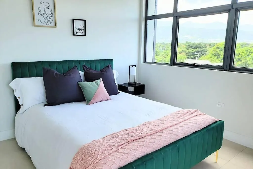 2B/R Parkhurst Paradise With Infinity Edge Rooftop Pool Kingston Apartment